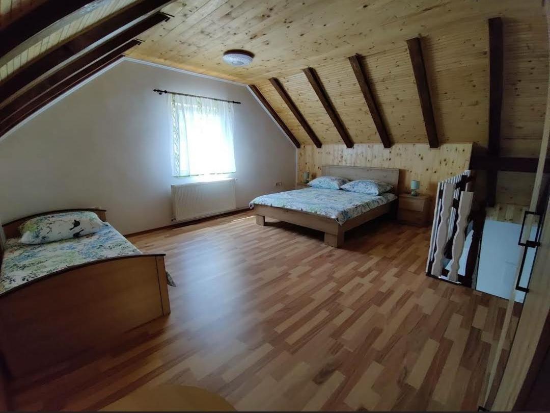 Apartman Niki Lic Exterior photo